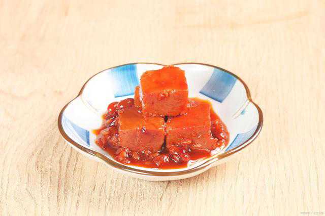 創(chuàng)新引領(lǐng)未來，一塊腐乳包裝設(shè)備助力腐乳產(chǎn)業(yè)升級(jí)