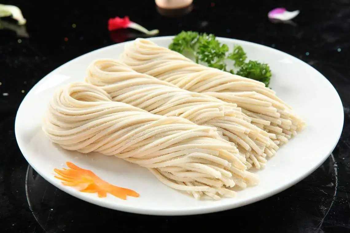 盒裝鮮面條包裝機，鎖鮮每一份美味