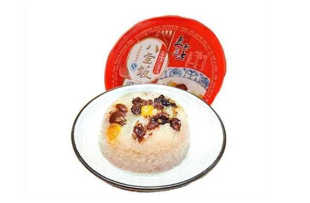 八寶飯專業(yè)包裝線：鎖住傳統(tǒng)美味，融合現(xiàn)代科技，開啟美食新篇章！